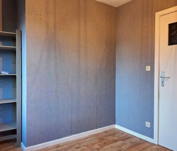 Rustig gelegen vrijstaande gezinswoning met ruime tuin in Eeklo! - Photo 6