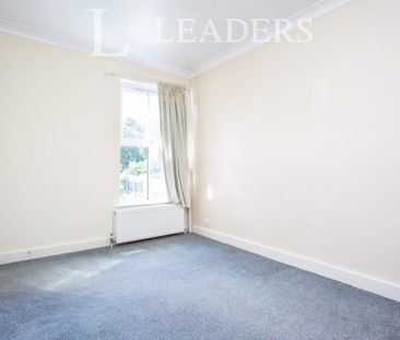 2 bedroom house to rent Connaught Road, Brookwood, Woking, GU24 - Photo 4