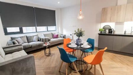 4 Bed Room - Photo 3