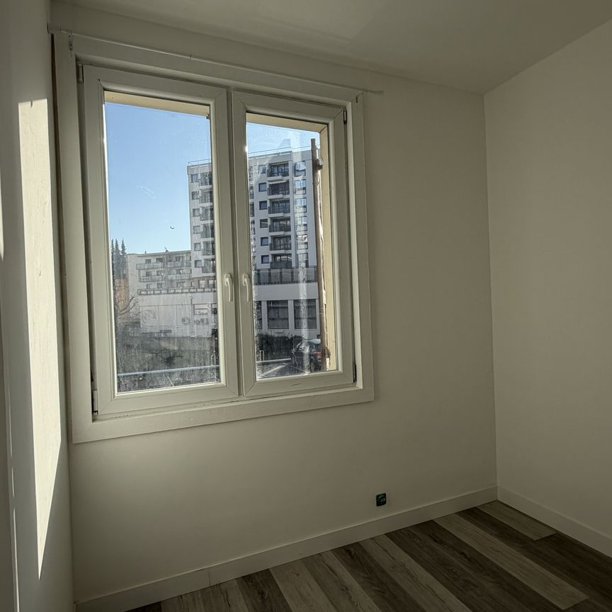 Location Appartement 1 pièce 24m² CHAMBERY 73000 - Photo 1