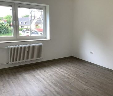 Neue Wohnung, neues Glück! Sanierte 3-Zi.-Wohnung mit Balkon im Erdgeschoss, sofort anmietbar! - Photo 3