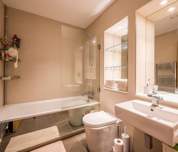 2 bedroom flat to rent - Photo 5