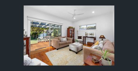 Superb Single Level Living in Ultimate Beachside Location - 6 Month Lease - Photo 3