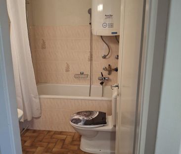 Quartier résidentiel, environnement calme - Photo 1