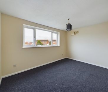 2 bedroom maisonette to rent - Photo 4
