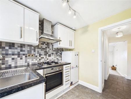 2 bedroom terraced house to rent - Photo 4