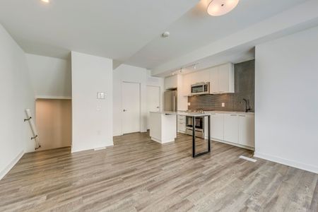 For Lease - 10 Ed Clark Gardens Boulevard Unit# 13, Toronto, Ontario - Photo 5