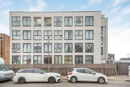 Stewarts Road, London, SW8 - Photo 4