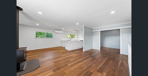 SPACIOUS SOUTH KATOOMBA FAMILY HOME - Photo 1