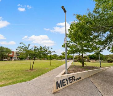 Modern 3 Bedroom Townhouse - Photo 4