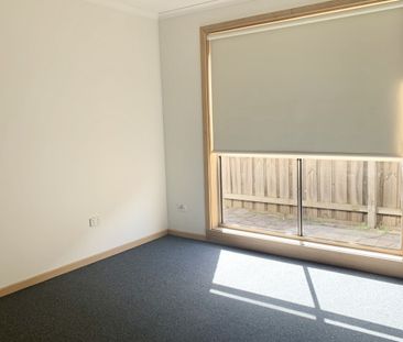 Spacious home in quiet court location - Photo 6