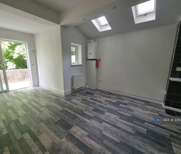 5 bedroom terraced house to rent - Photo 1