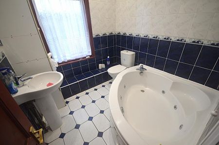 4 bedroom terraced house to rent - Photo 3