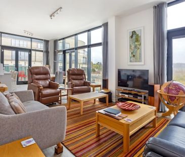 3 bedroom flat to rent - Photo 2