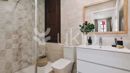 Barcelona Capital, Catalonia 08011 - Photo 4