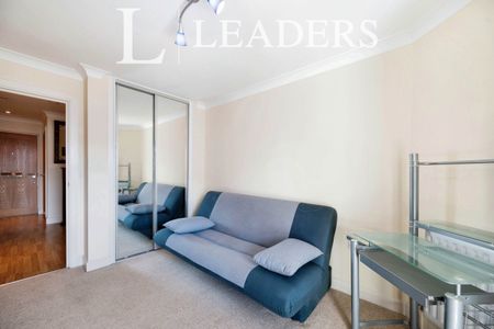 2 bedroom apartment to rent Arethusa House, Gunwharf Quays, Portsmouth, PO1 - Photo 3