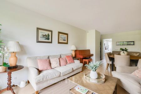 Saint-Cloud - Val d'Or - Appartement meublé et traversant de 95 m² avec balcons. - Photo 5