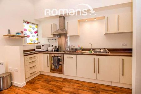 Ratcliffe Court, Sweetman Place, Bristol, BS2 - Photo 2