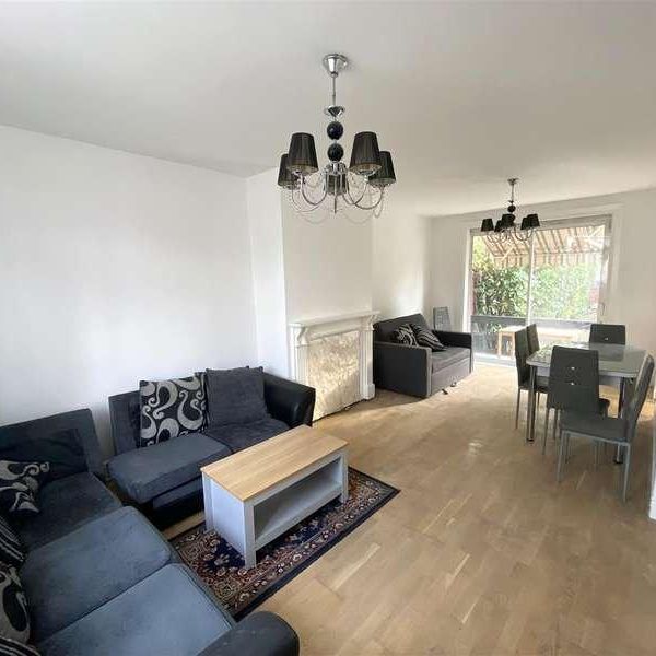 York Avenue, Hayes, UB3 - Photo 1