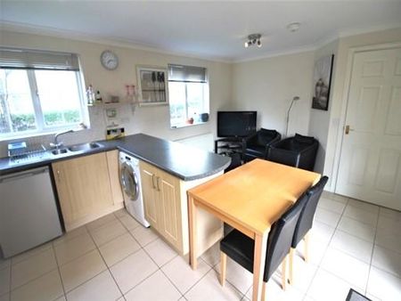 1 bedroom in a house share to rent - Photo 3