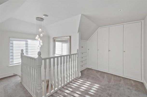 5 bedroom detached house to rent - Photo 1