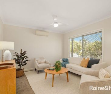 Large Functional Townhouse - Photo 2