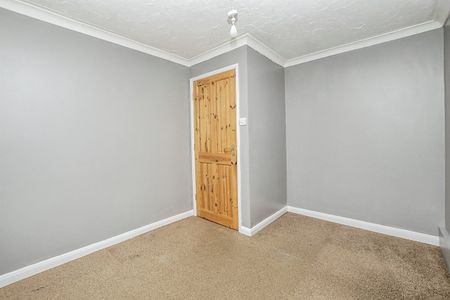 Poplar Drive - Photo 2