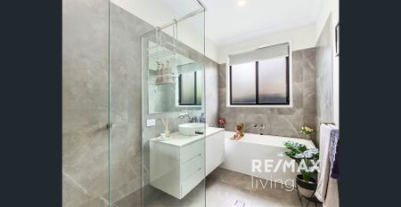 Luxury Living - Only 4 Years Young in the much sort after North Harbour Community! - Photo 3