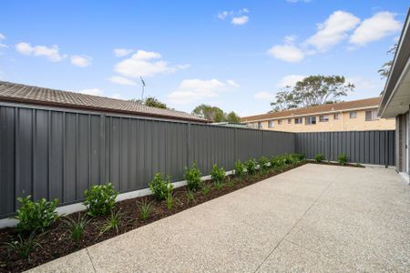 Lovely Courtyard Home - Photo 4