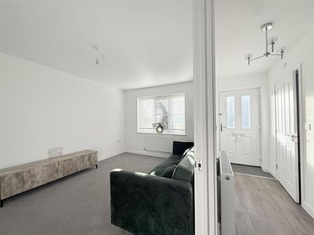 3 bedroom detached house to rent - Photo 3