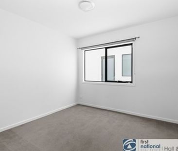 APARTMENT WITH COURTYARD - Photo 4