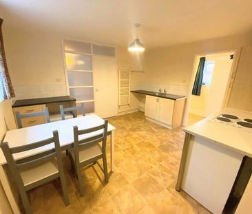 Flat to rent on - Photo 2