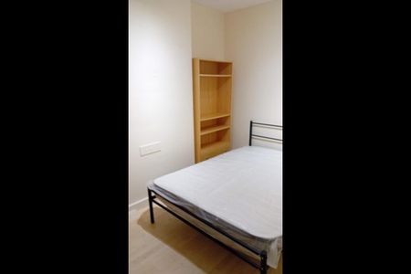 Room in a Shared House, Milton Road, LU1 - Photo 5