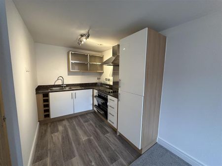 2 bedroom apartment to rent - Photo 4