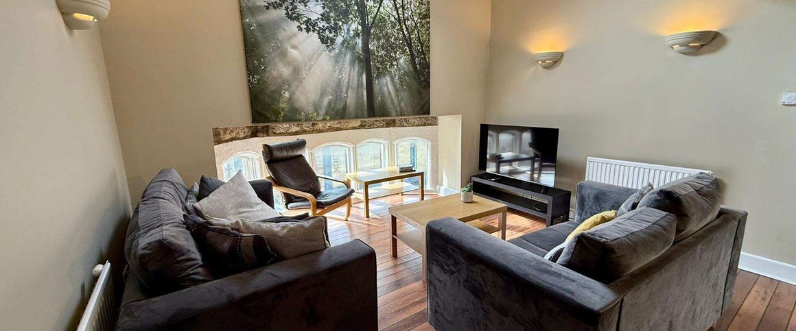 Penny Street Room 1 - Photo 1