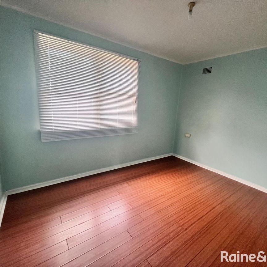 Affordable 2-bedroom home with yard - Photo 1