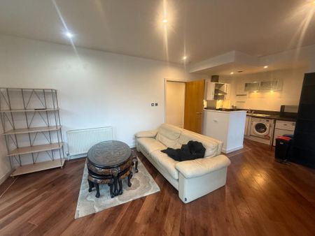 2 bedroom flat to rent - Photo 2