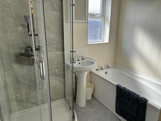 4 bedroom terraced house to rent - Photo 1