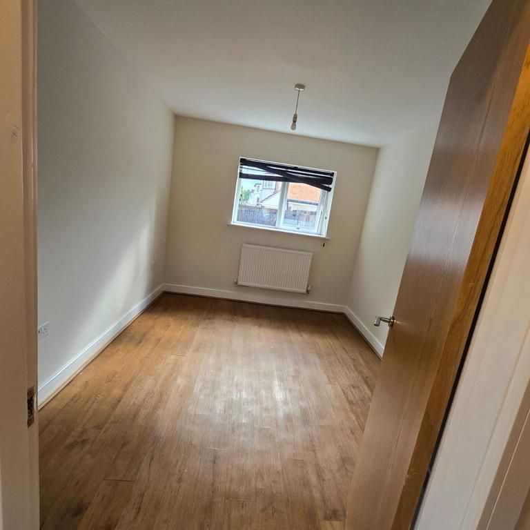 1 bedroom semi-detached house to rent - Photo 1