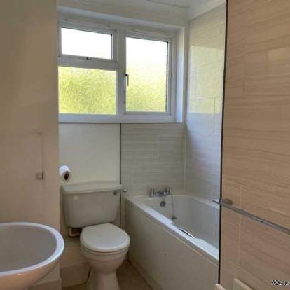 2 bedroom property to rent in London - Photo 1