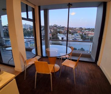 BAY VIEW APARTMENT AVAILABLE NOW | 6–12 MONTH LEASE | PARTIALLY FURNISHED - Photo 2