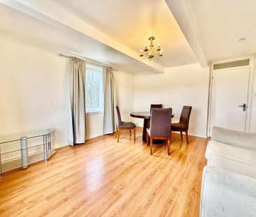 3 bedroom flat to rent - Photo 2