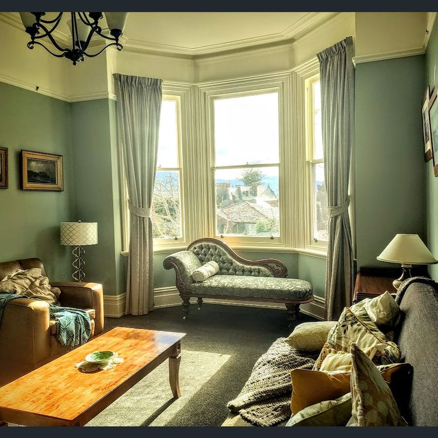 5 Bed Furnished Victorian just five minutes from CBD - Photo 1