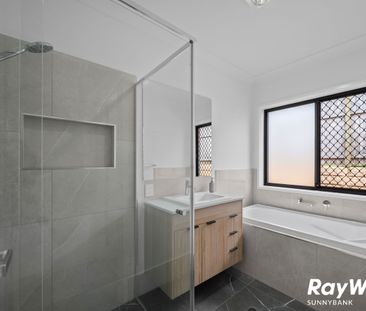 Spacious Family Living with Ducted Aircon - Photo 5