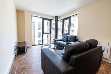 3 bedroom flat to rent - Photo 2
