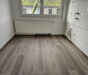 Gemütliche Dachgeschosswohnung mit ca. 55 m² Wohnfläche und 2 Zimmern - Photo 2