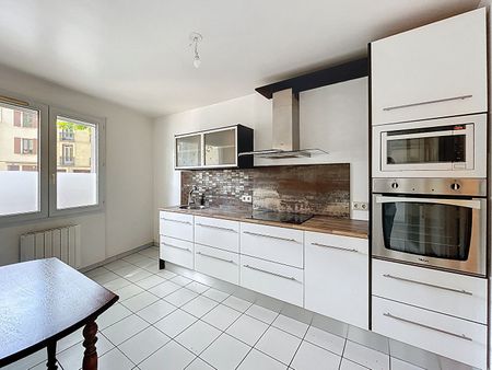 Location Appartement 3 pièces 75m² - Photo 2