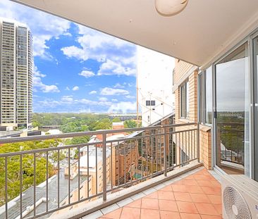 2 Bedroom Apartment with Great Views&excl;&excl; - Photo 1