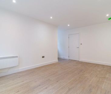 4 bedroom terraced house to rent - Photo 2