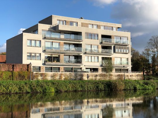 LUXE APPARTEMENT + zeer riant zongericht terras, dubbele garage & (wijn)kelder - Foto 1